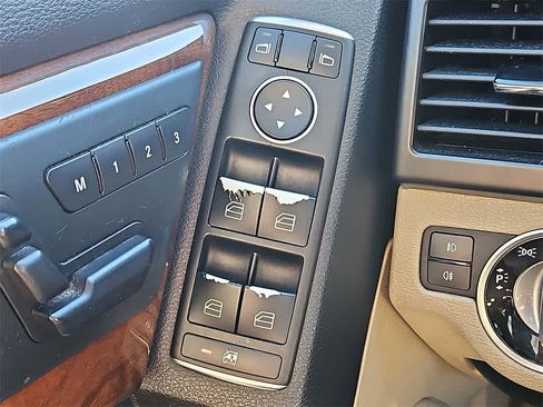 Used 2011 Mercedes-Benz GLK 350 2WD image 22