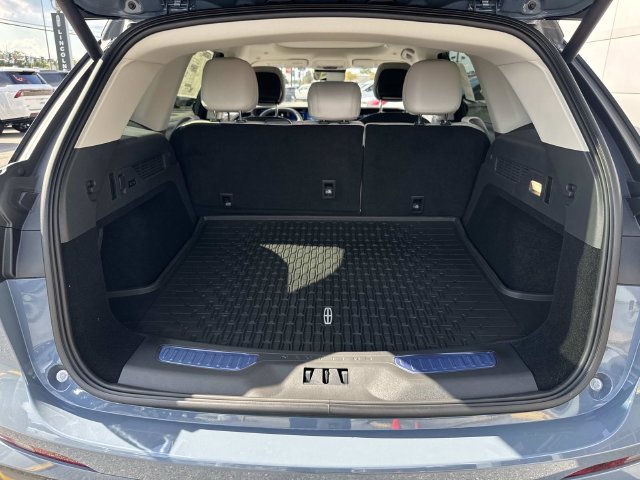 New 2026 Lincoln Nautilus Reserve w/ Jet Appearance Package AWD/4WD image 11