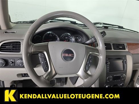 Used 2007 GMC Sierra 2500 SLT w/ Z71 Off-Road Package image 14