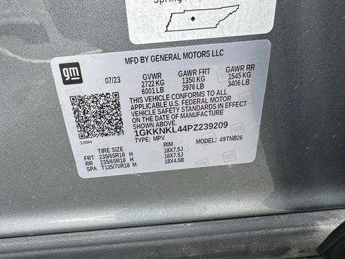 Used 2023 GMC Acadia SLE w/ Driver Convenience Package FWD image 42