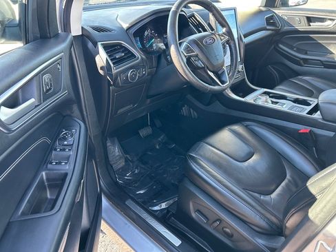 Certified 2022 Ford Edge Titanium image 5