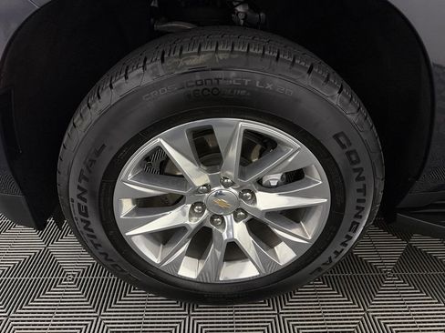 Used 2026 Chevrolet Suburban Premier AWD/4WD image 12