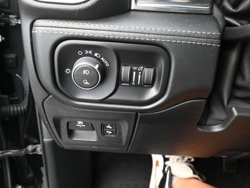 Used 2019 RAM 1500 Limited AWD/4WD image 14