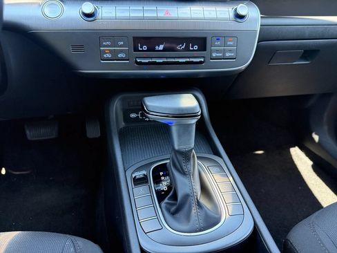 Used 2025 Hyundai Kona SEL AWD/4WD image 13