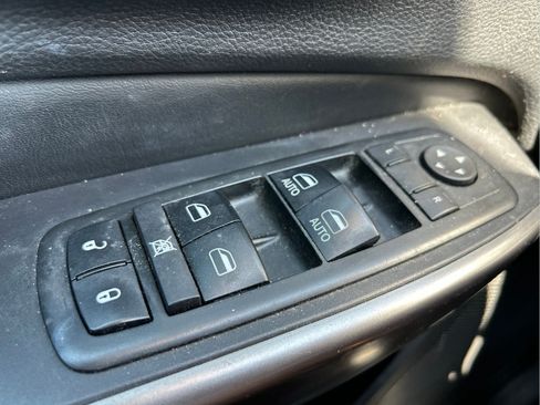 Certified 2019 Jeep Cherokee Latitude Plus FWD image 24