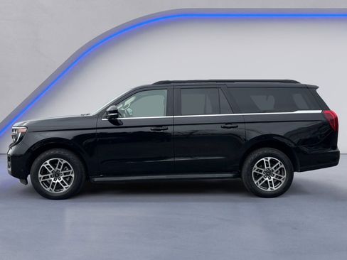 Used 2025 Ford Expedition Max Active AWD/4WD image 12