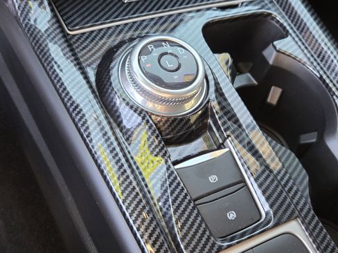 Certified 2022 Ford Explorer ST-Line w/ Class IV Trailer Tow Package image 24