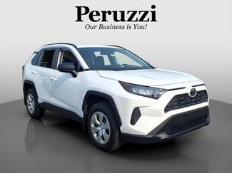 Used 2019 Toyota RAV4 LE w/ All Weather Liner Package AWD/4WD video 1