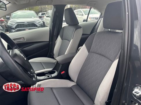 Used 2025 Toyota Corolla LE FWD image 14