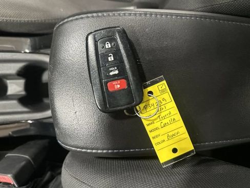 Used 2021 Toyota Corolla SE FWD image 33