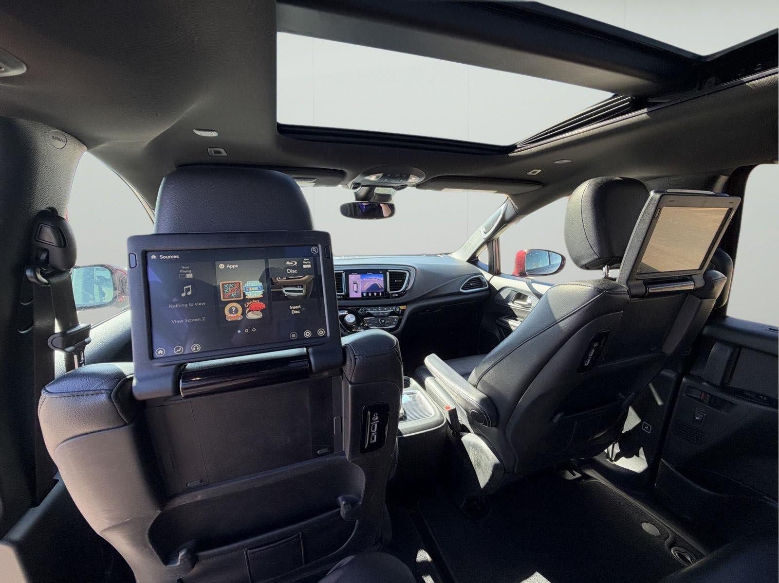 Used 2018 Chrysler Pacifica Touring-L Plus w/ Advanced Safetytec Group FWD image 19