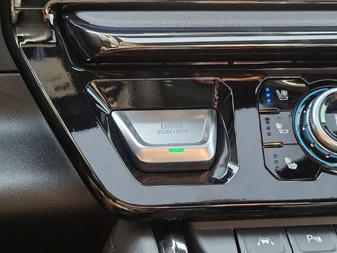 Certified 2023 GMC Sierra 1500 AT4 w/ Technology Package image 17