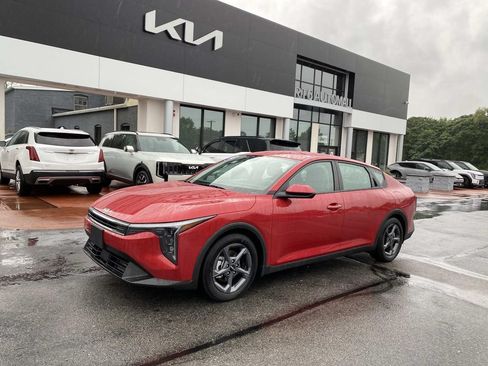 Used 2025 Kia K4 FWD image 1