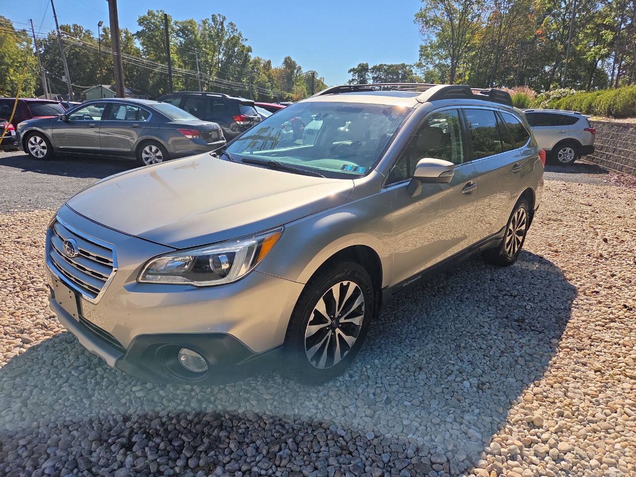 Used 2015 Subaru Outback 2.5i Limited AWD/4WD image 3
