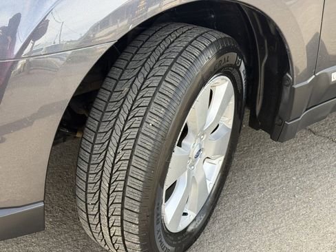 Used 2012 Subaru Outback 2.5i Limited w/ Moonroof Pkg image 32