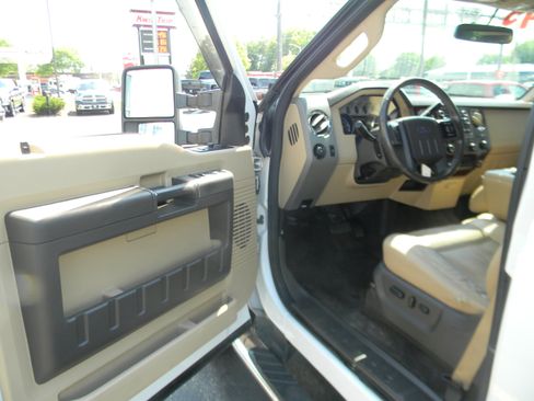 Used 2011 Ford F250 Lariat w/ Lariat Interior Pkg AWD/4WD image 6