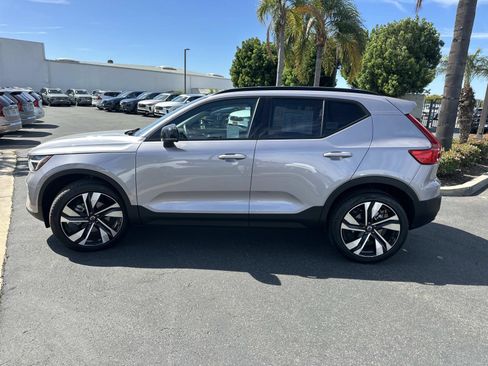 Certified 2026 Volvo XC40 B5 Ultra w/ Climate Package image 7