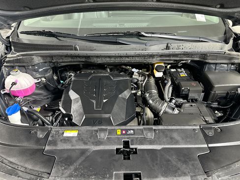 Used 2026 Kia Carnival FWD image 35