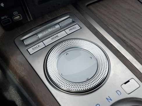 Used 2022 Genesis G80 2.5T w/ Prestige Package image 32