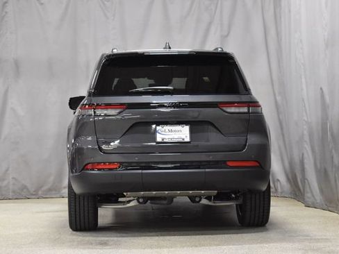 New 2025 Jeep Grand Cherokee Altitude w/ Trailer Tow Package image 8