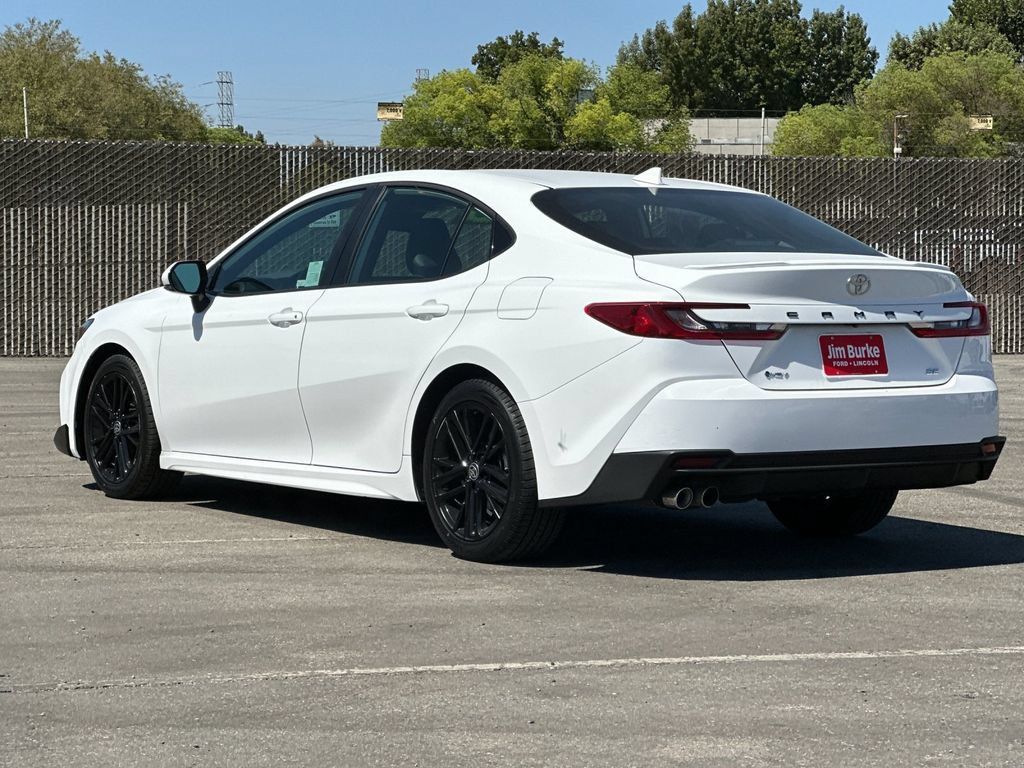 Used 2025 Toyota Camry SE FWD image 5