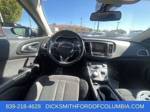 Used 2015 Chrysler 200 Limited w/ Convenience Group image 15