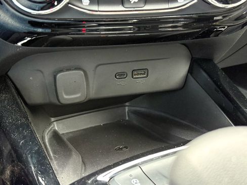 Used 2024 Chevrolet Trax ACTIV w/ Sunroof Package image 24