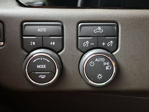 Used 2024 Chevrolet Silverado 1500 LT AWD/4WD image 11