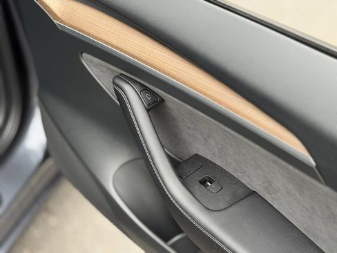 Used 2023 Tesla Model 3 Performance image 37