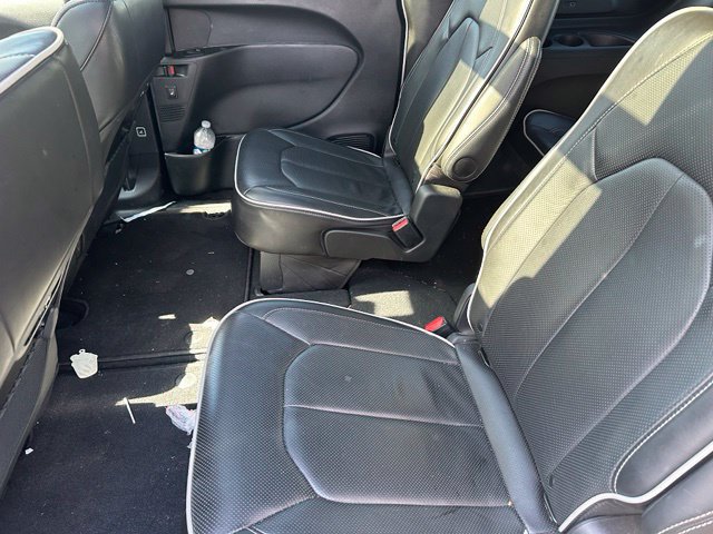 Used 2024 Chrysler Pacifica Limited w/ S Appearance Package FWD image 10
