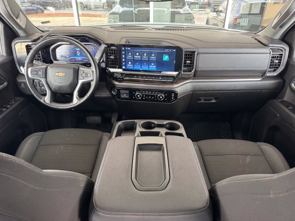 Used 2025 Chevrolet Silverado 1500 LT RWD image 22