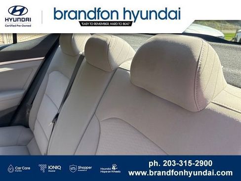 Used 2019 Hyundai Elantra SE FWD image 24