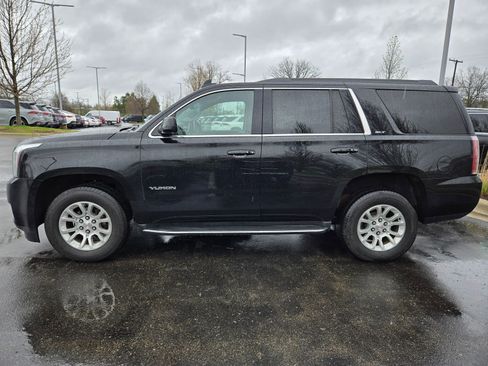 Used 2017 GMC Yukon SLT image 2