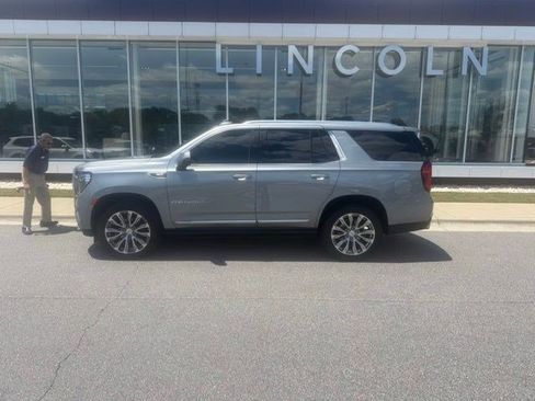 Used 2024 GMC Yukon Denali w/ Denali Reserve Package AWD/4WD image 9
