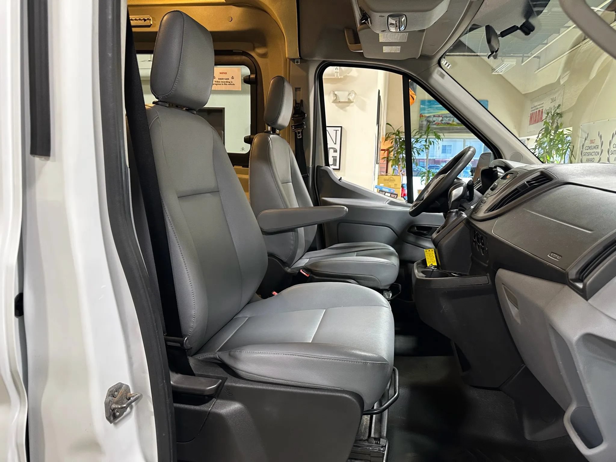 Used 2015 Ford Transit 250 148 Medium Roof RWD image 32