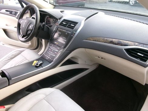 Used 2015 Lincoln MKZ w/ Equipment Group 102A Reserve image 21