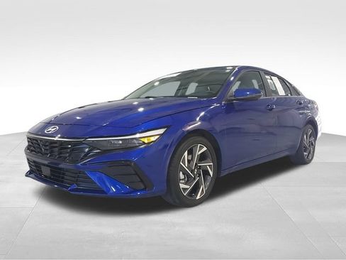Used 2024 Hyundai Elantra Limited FWD image 4