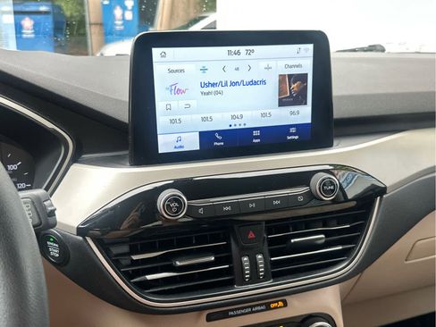 Used 2021 Ford Escape SE image 34