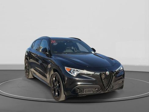 Used 2022 Alfa Romeo Stelvio Veloce AWD/4WD image 6