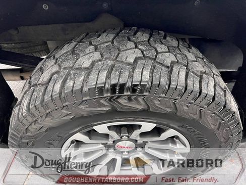 Used 2023 GMC Sierra 1500 AT4 w/ Technology Package AWD/4WD image 15