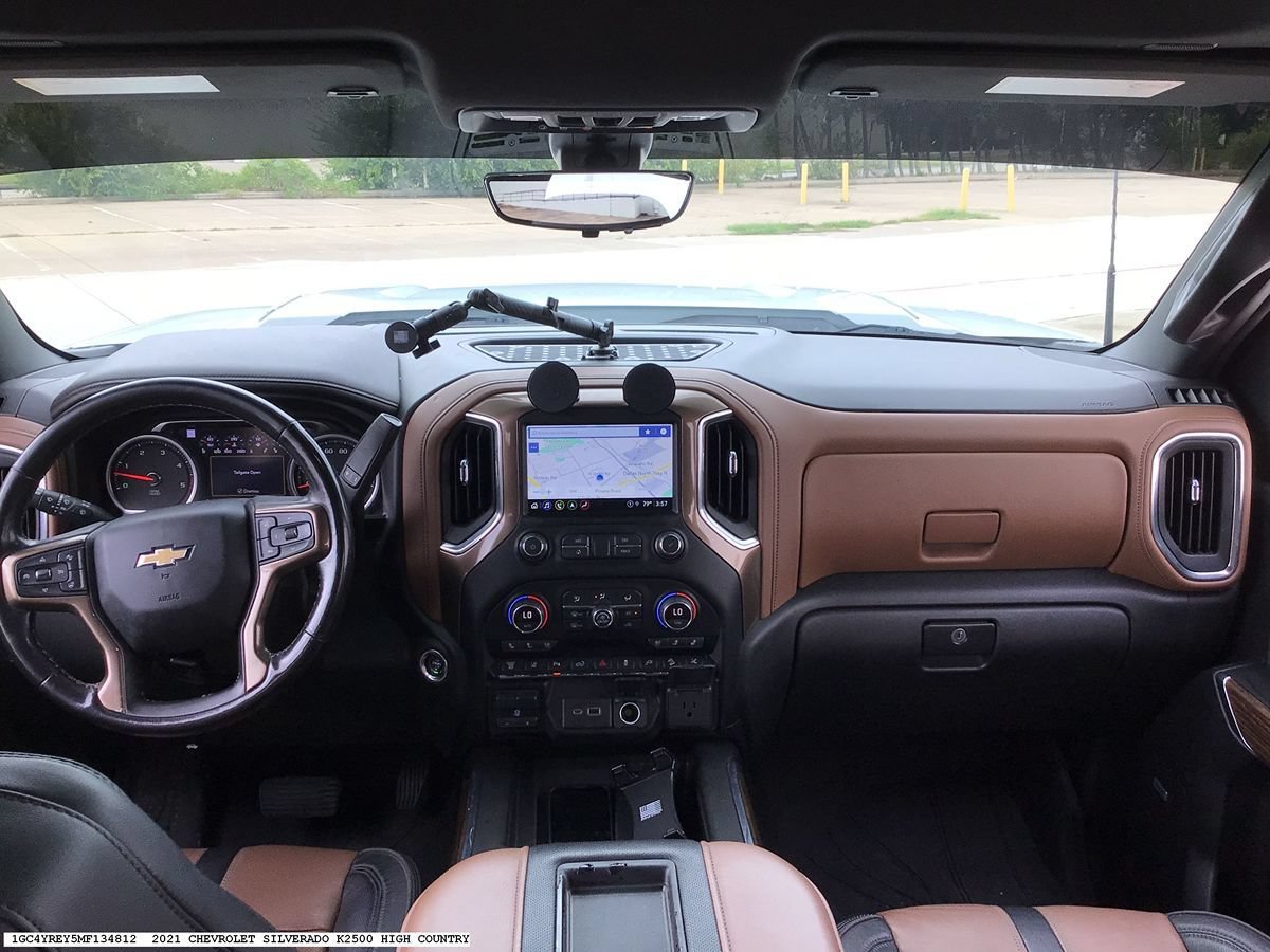 Used 2021 Chevrolet Silverado 2500 High Country w/ Z71 Off-Road Package AWD/4WD image 12