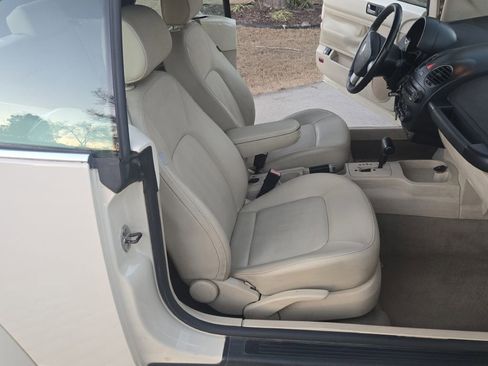 Used 2008 Volkswagen Beetle SE image 12