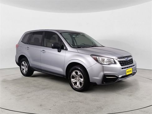 Used 2017 Subaru Forester 2.5i image 7