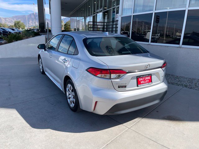 Used 2025 Toyota Corolla LE FWD image 4