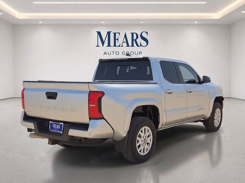 Used 2024 Toyota Tacoma SR5 AWD/4WD image 5