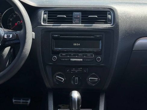 Used 2015 Volkswagen Jetta SE FWD image 13
