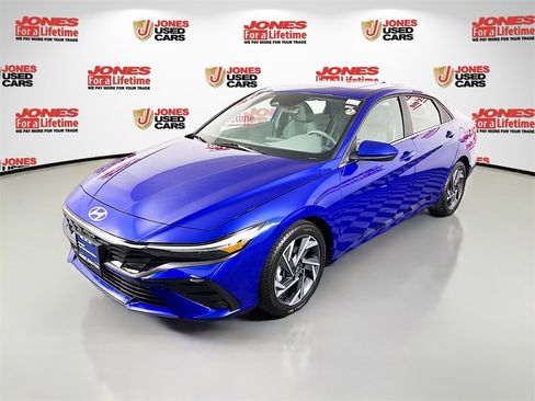 Certified 2024 Hyundai Elantra SEL w/ Convenience Package image 15