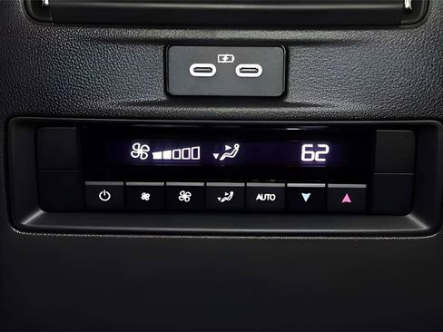 New 2025 MAZDA CX-70 Plug-In Hybrid w/ Premium Pkg image 38