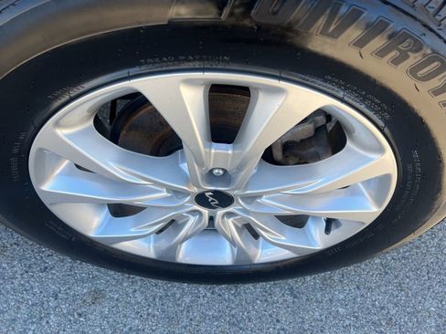 Used 2022 Kia Telluride LX image 41