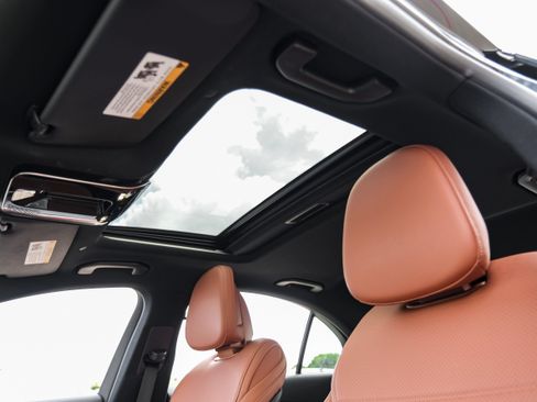 Used 2022 Mercedes-Benz C 300 Sedan w/ Exclusive Trim Package image 4